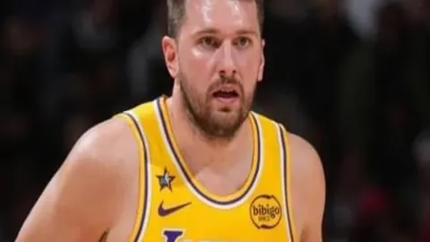 神户胜利船迎战浦和红钻预测：休赛期三核心中后场球员离队，神户战力受损